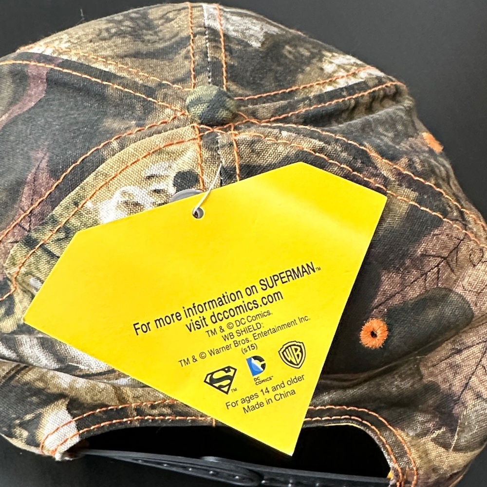 DC Comics Superman Logo SnapBack Camo Hat - Picture 5 of 6